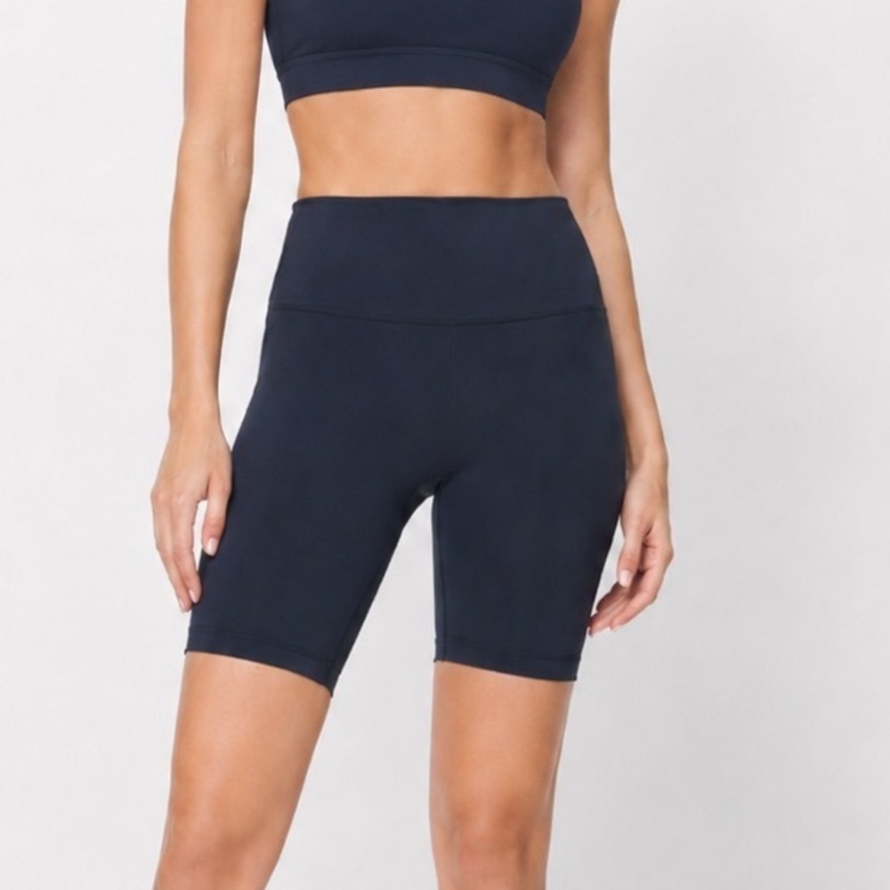 Lululemon Wunder Train High Rise 8in Shorts Womens 4 Navy Blue Gym Athleisure